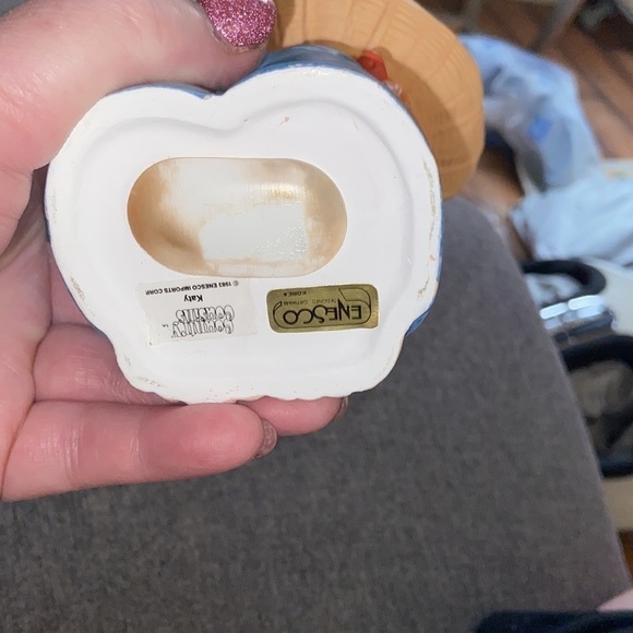 Enesco Country Cousins - Katy holding bunnies savings bank - 1983 T11 - Picture 4 of 4